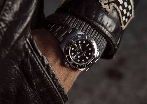 Rolex Submariner 116610LN – Ultimate Review Buyers Guide.